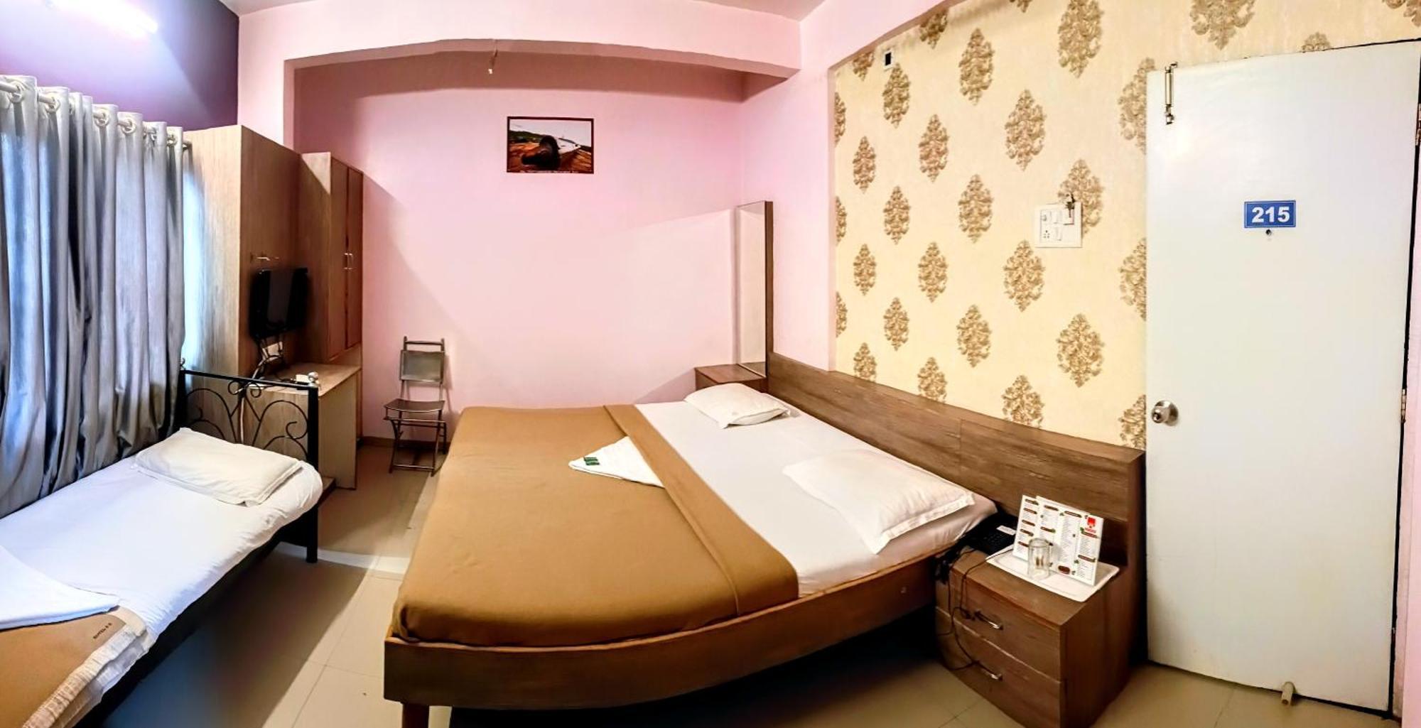 Hotel Royal Regency Aurangábád Kültér fotó